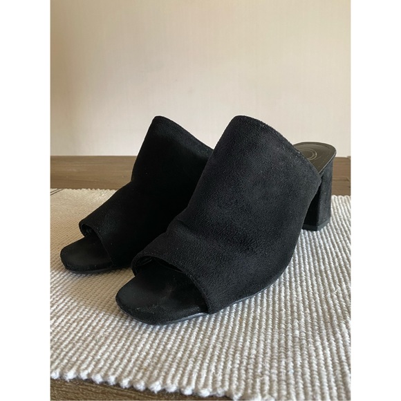 Journee Collection | Adelaide Chunky Heels - Picture 4 of 13